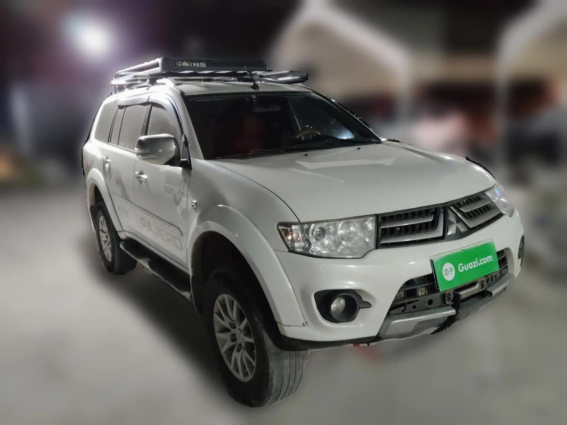 Mitsubishi Pajero Sport 2013 3.0L Automatic 4x4 Executive Edition — миниатюра 3