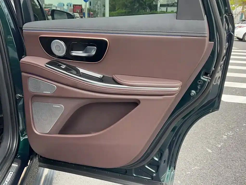Starlight Moon 2023 400T AWD Star Supreme Edition 6-seater — миниатюра 2