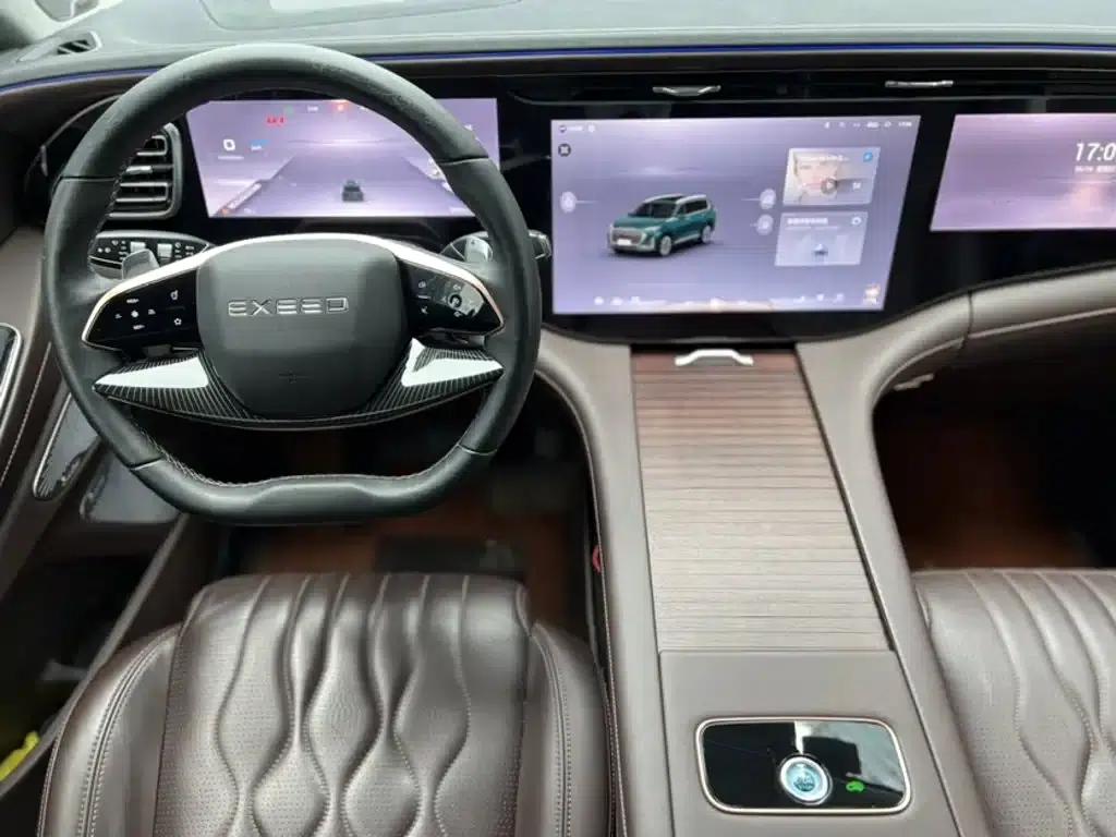 Starlight Moon 2023 400T AWD Star Supreme Edition 6-seater — миниатюра 17