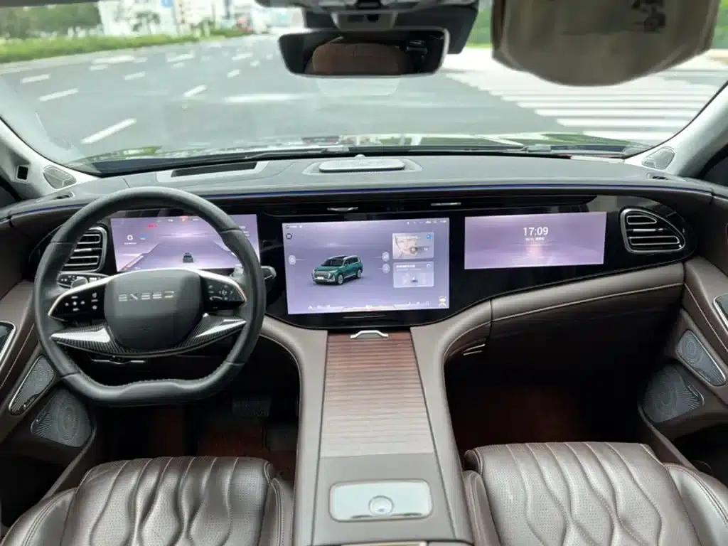 Starlight Moon 2023 400T AWD Star Supreme Edition 6-seater — миниатюра 19