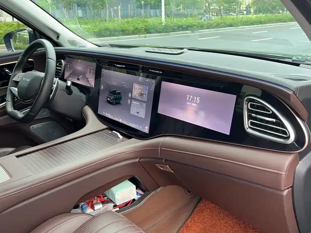 Starlight Moon 2023 400T AWD Star Supreme Edition 6-seater — миниатюра 20