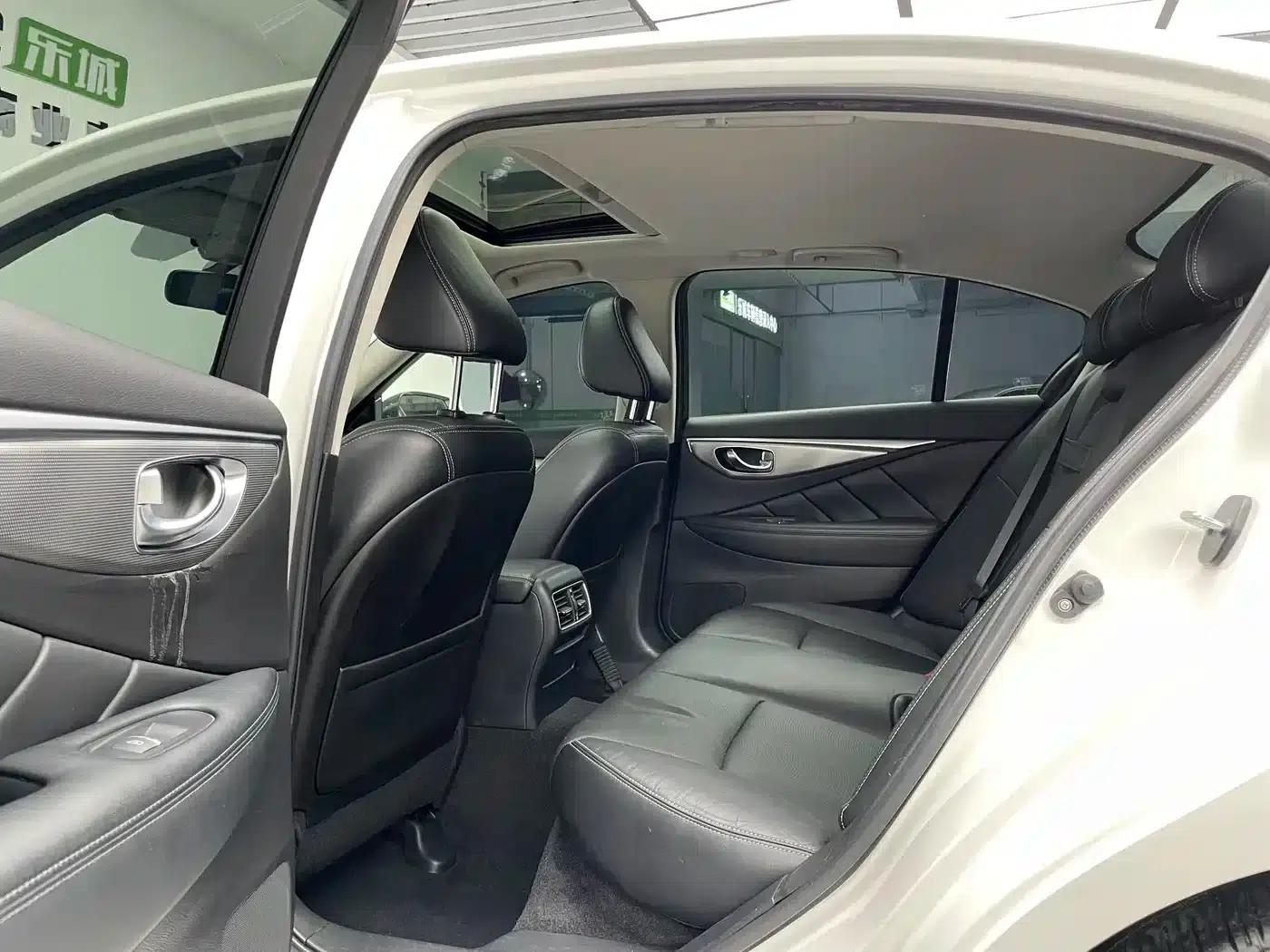 Infiniti Q50 2014 3.7L Comfort Edition — миниатюра 16