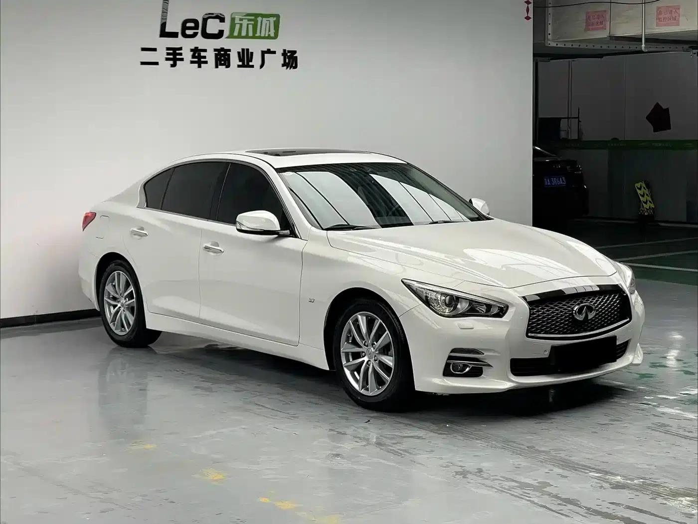 Infiniti Q50 2014 3.7L Comfort Edition — миниатюра 3