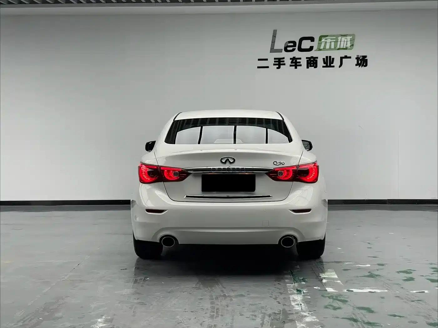 Infiniti Q50 2014 3.7L Comfort Edition — миниатюра 5