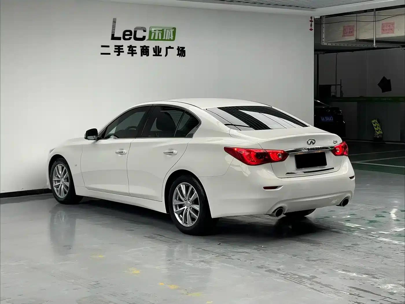 Infiniti Q50 2014 3.7L Comfort Edition — миниатюра 6