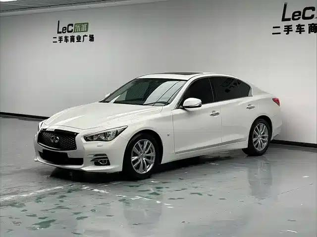 Infiniti Q50 2014 3.7L Comfort Edition