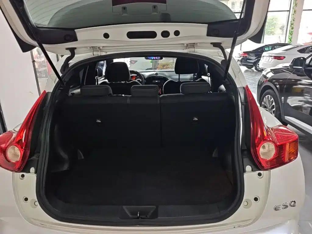 Infiniti ESQ 2014 1.6L Sporty Edition — миниатюра 19