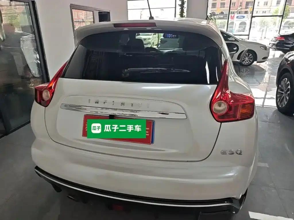 Infiniti ESQ 2014 1.6L Sporty Edition — миниатюра 6