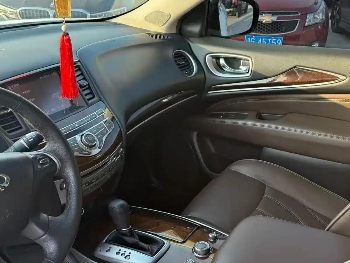 Infiniti JX 2013 JX35 2WD Excellence Edition — миниатюра 3