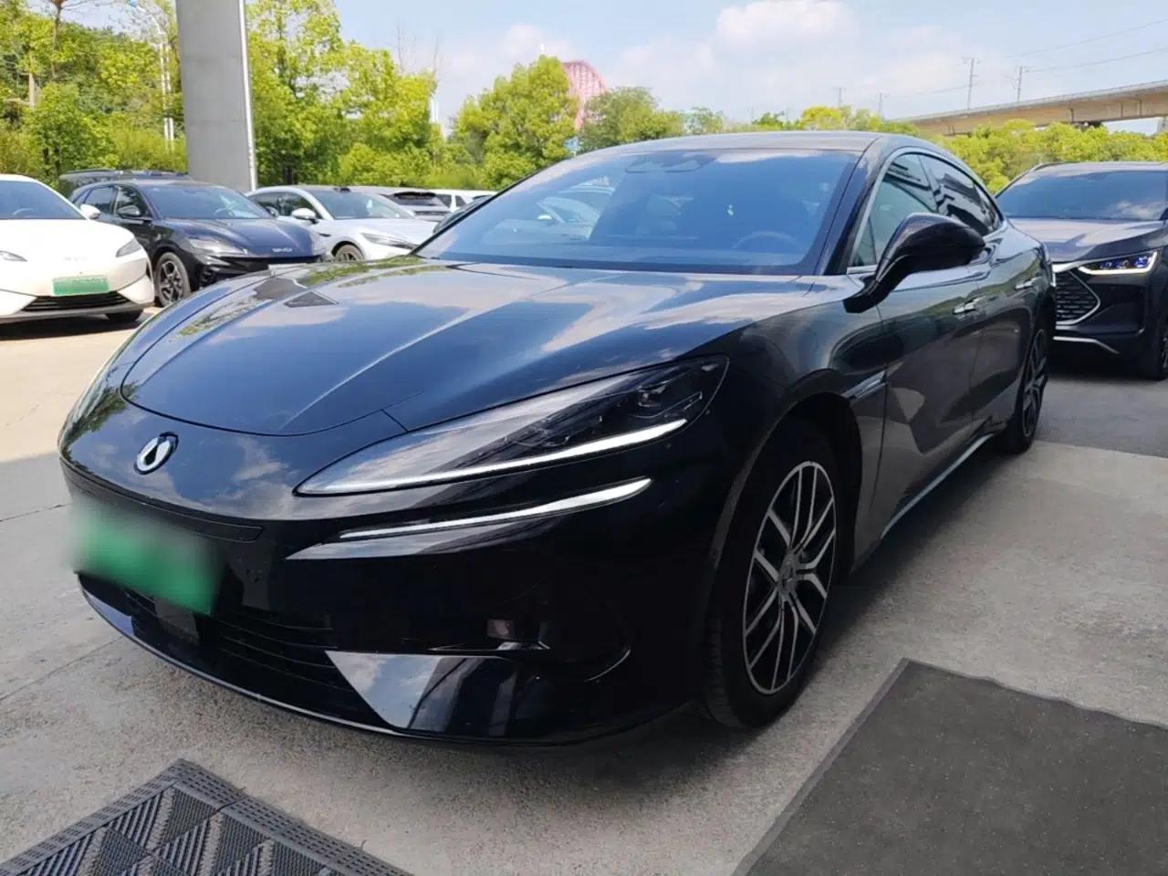 Denza Z9 2024 1100 km Four-Wheel Drive Max Version — миниатюра 1