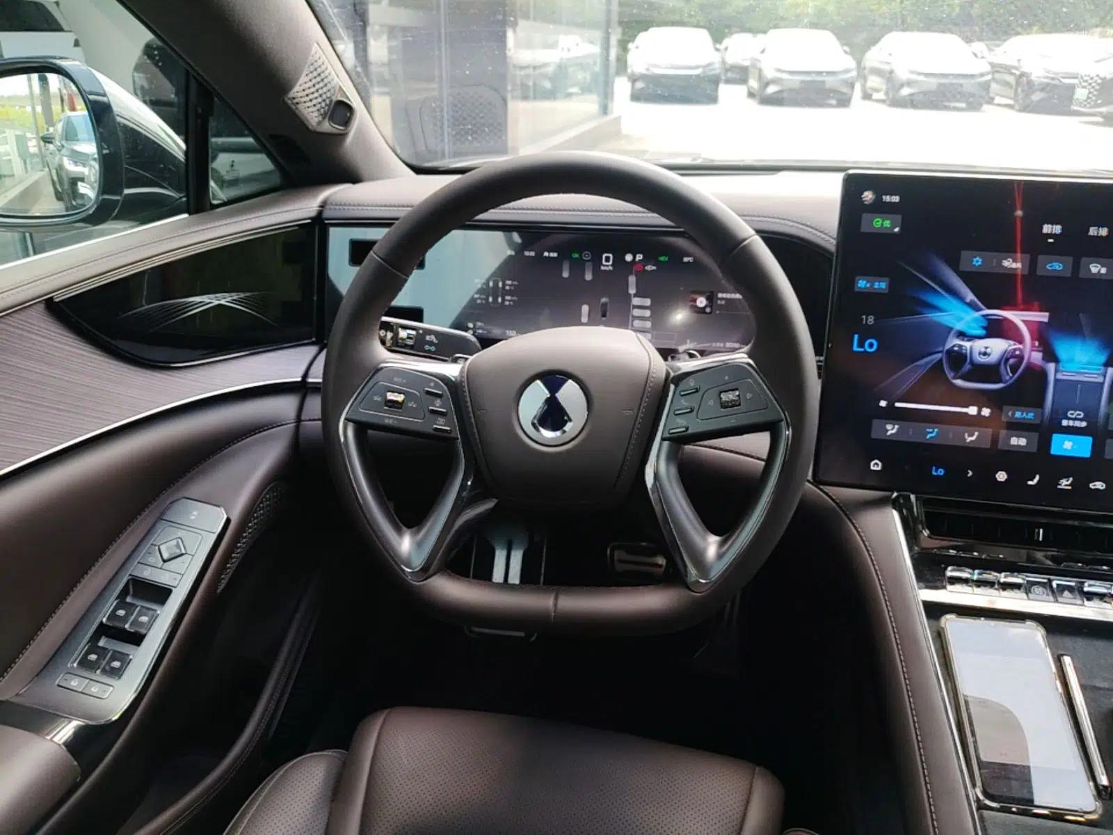 Denza Z9 2024 1100 km Four-Wheel Drive Max Version — миниатюра 13