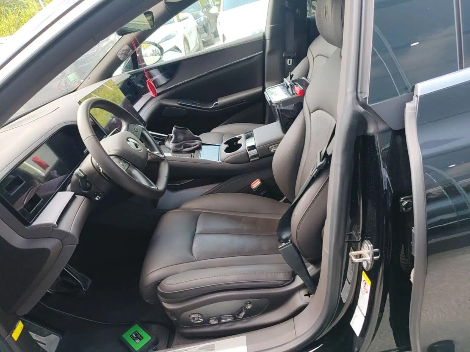Denza Z9 2024 1100 km Four-Wheel Drive Max Version — миниатюра 17