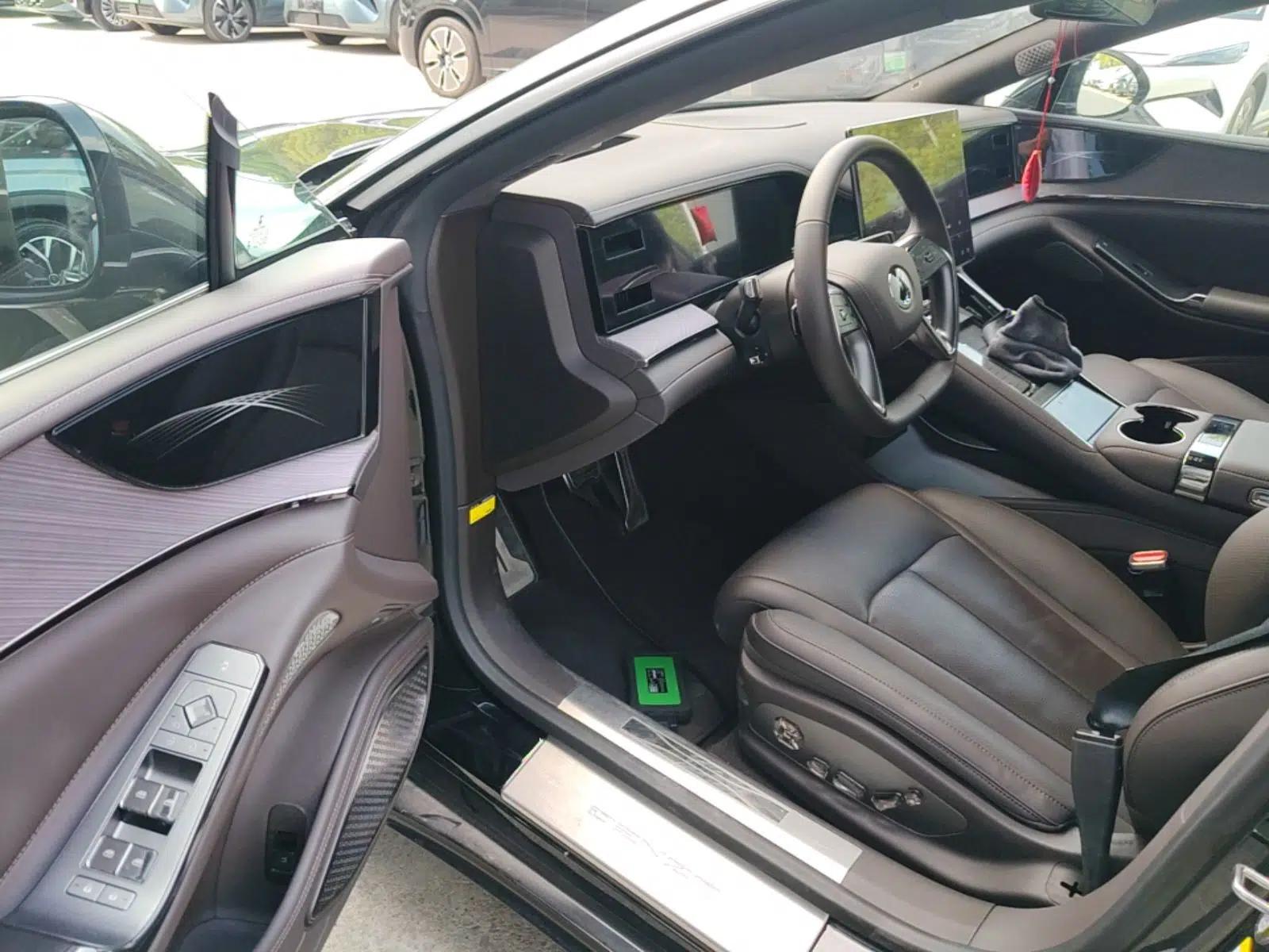 Denza Z9 2024 1100 km Four-Wheel Drive Max Version — миниатюра 18