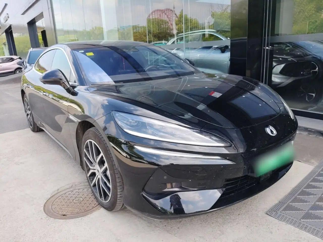 Denza Z9 2024 1100 km Four-Wheel Drive Max Version — миниатюра 3