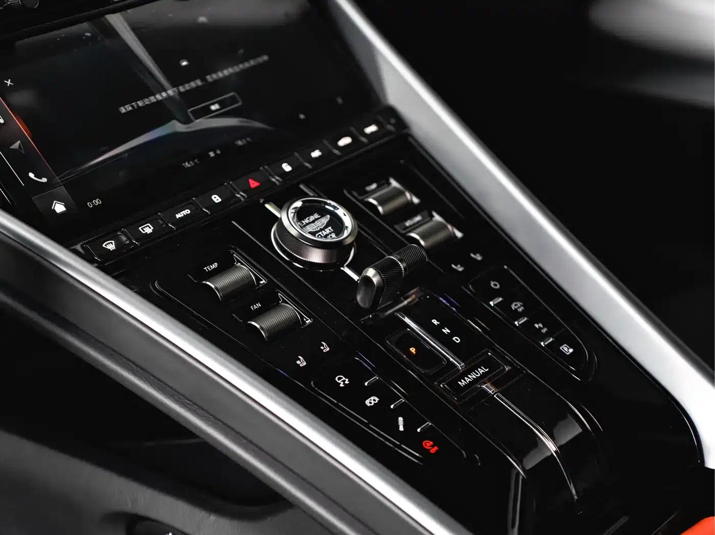 Aston Martin DB12 2025 4.0T V8 Coupe — миниатюра 14