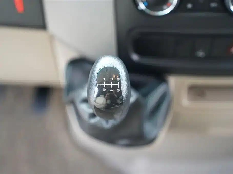 Sprinter 2014 2.1T Grand Tourer Mid-Wheelbase Edition — миниатюра 13