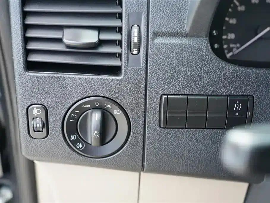 Sprinter 2014 2.1T Grand Tourer Mid-Wheelbase Edition — миниатюра 16