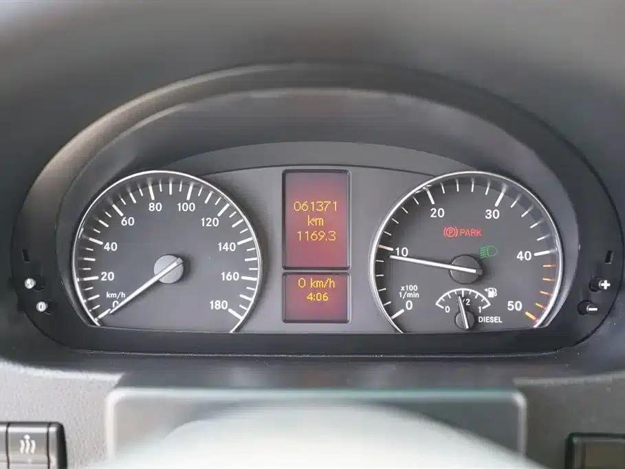 Sprinter 2014 2.1T Grand Tourer Mid-Wheelbase Edition — миниатюра 17