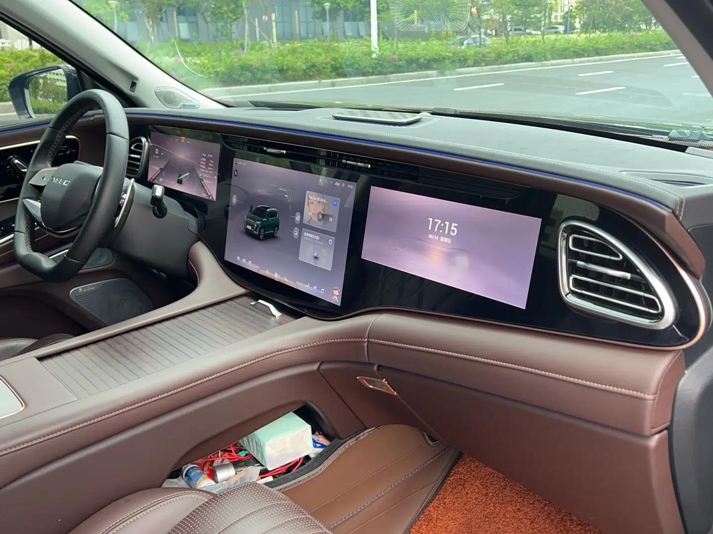 EXEED Lanyue 2023 400T Four-Wheel Drive Star Prestige Edition 6 Seats — миниатюра 15