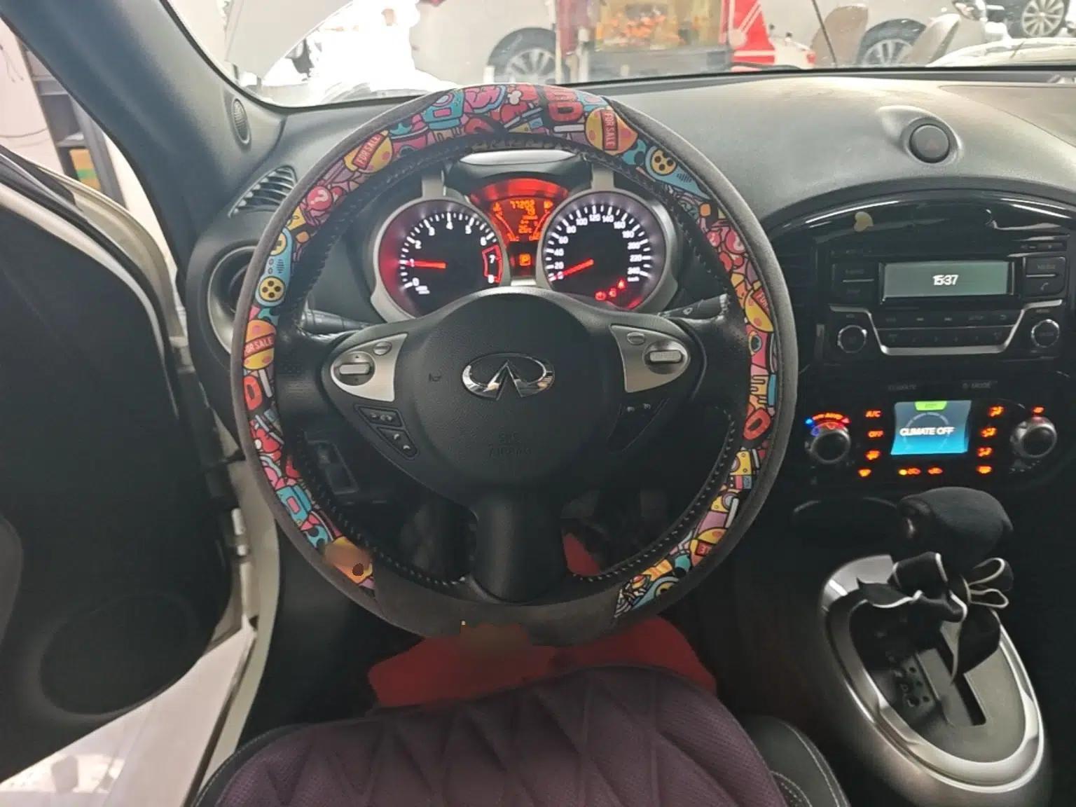 Infiniti ESQ 2014 1.6L Spontaneous Edition — миниатюра 13
