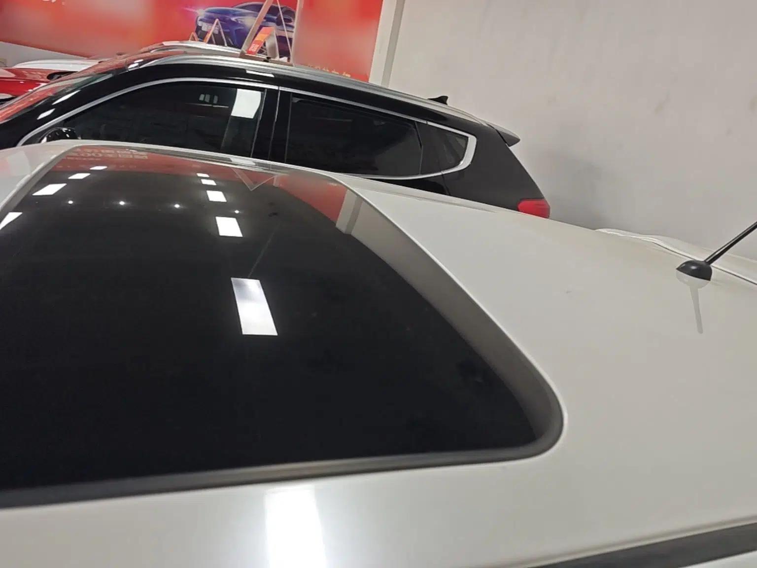 Infiniti ESQ 2014 1.6L Spontaneous Edition — миниатюра 7