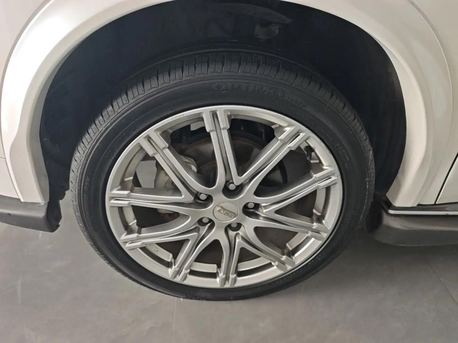 Infiniti ESQ 2014 1.6L Spontaneous Edition — миниатюра 10