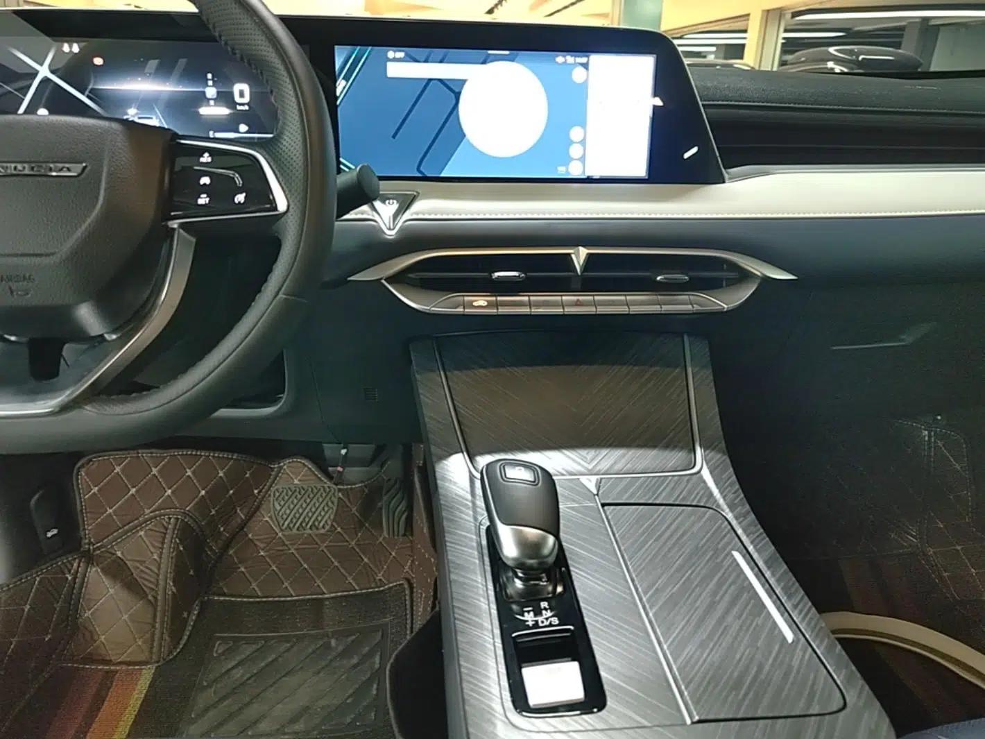Venucia V 2023 260T Idol Edition Pro — миниатюра 15