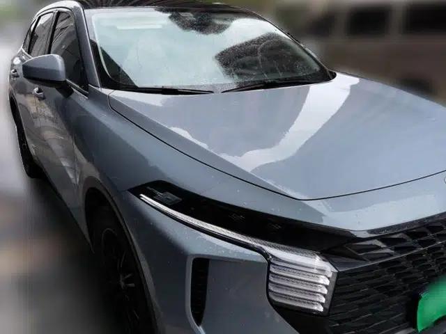 Venucia V 2022 260T Black Horse Edition · Idol