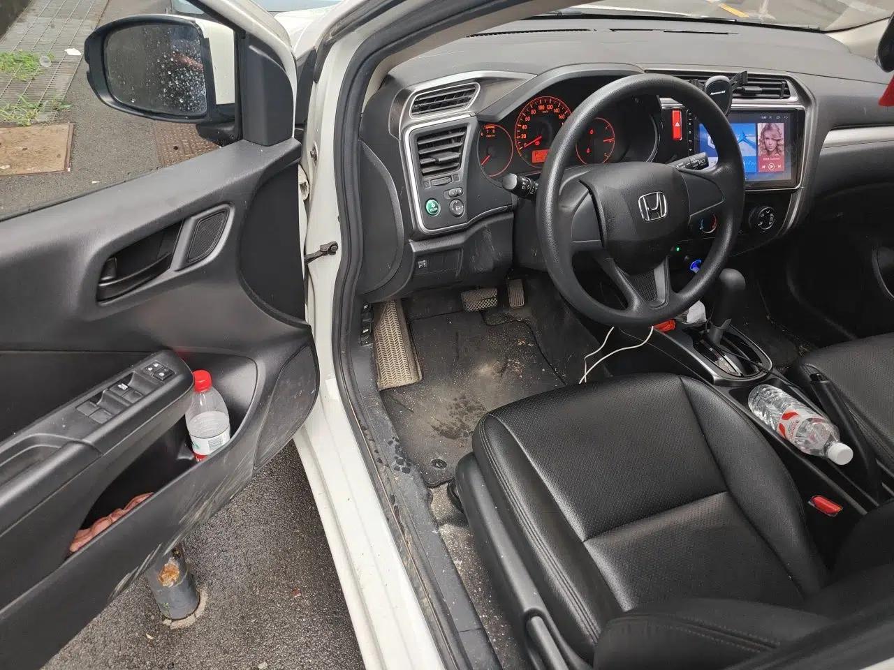 Honda Gienia 2017 1.5L CVT Classic Edition — миниатюра 16