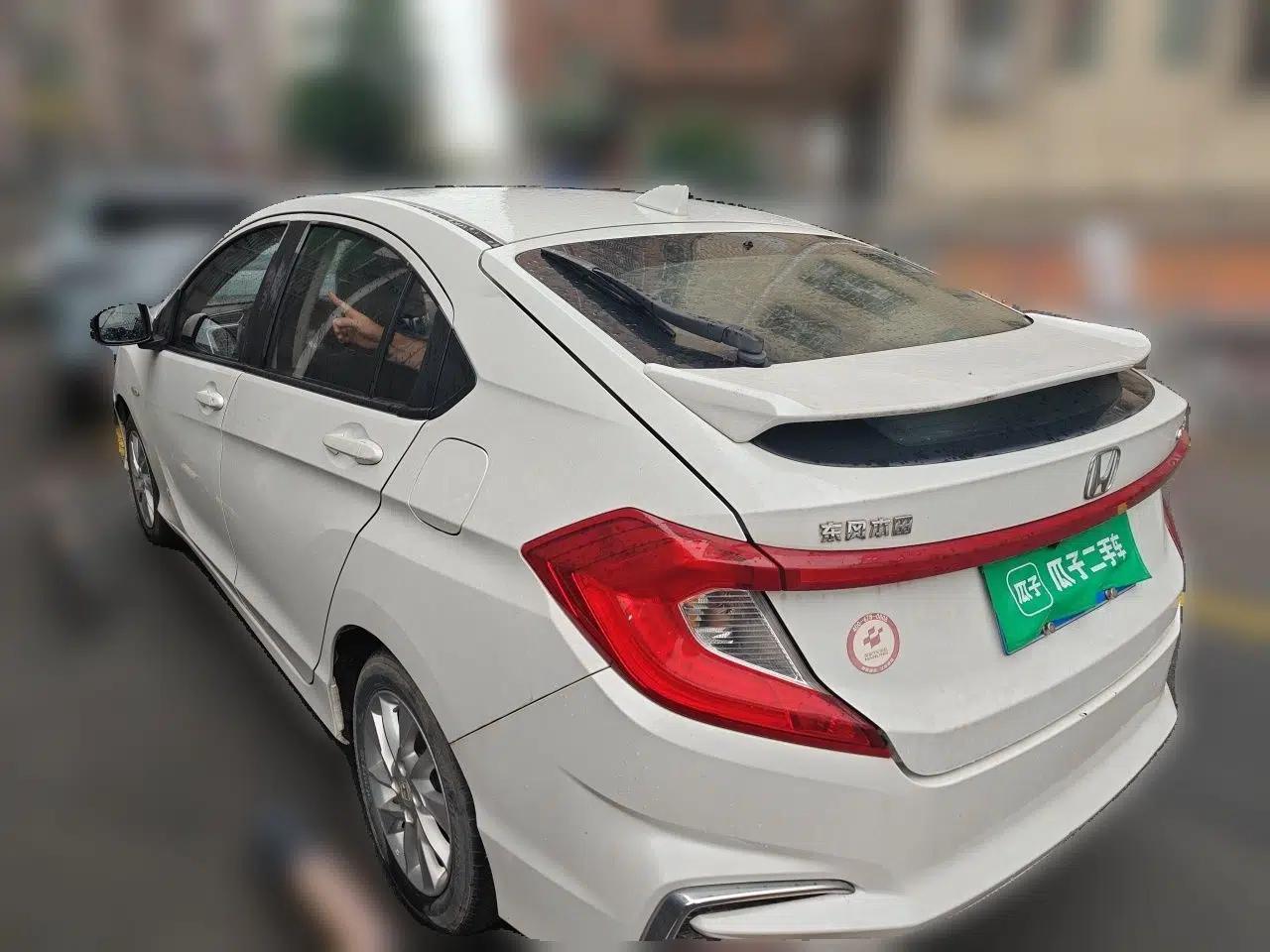 Honda Gienia 2017 1.5L CVT Classic Edition — миниатюра 4