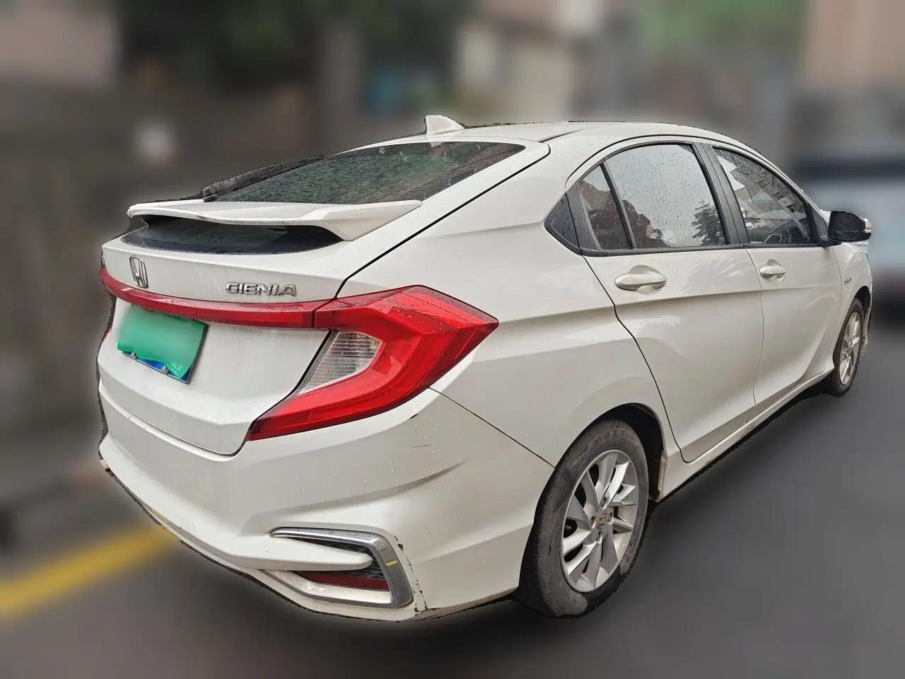 Honda Gienia 2017 1.5L CVT Classic Edition — миниатюра 6