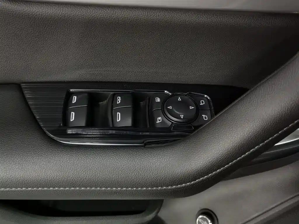 2022 Chevrolet Blazer Mild Hybrid 650T 7-Seater (Wei Edition) — миниатюра 9