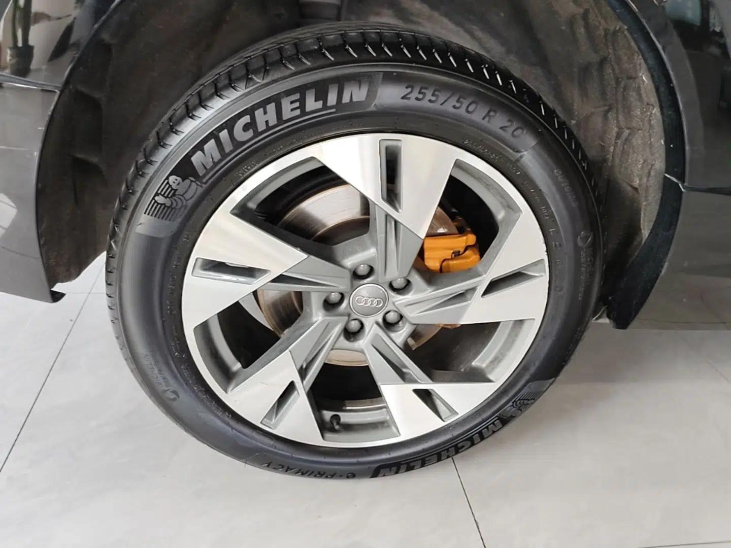 Audi e-tron 2019 55 quattro Technology Edition — миниатюра 11