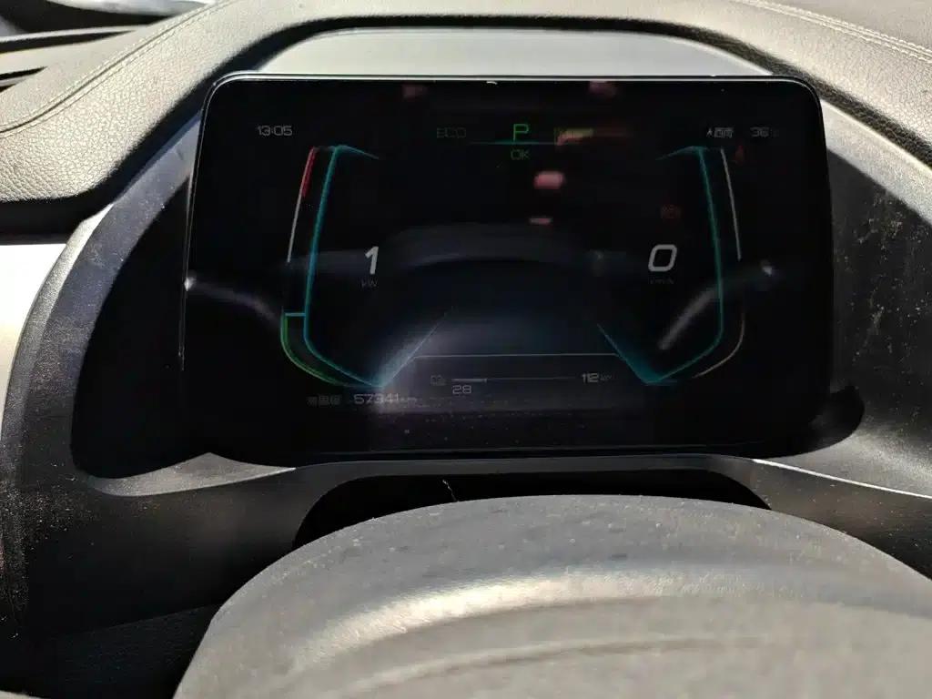Qin Pro New Energy 2019 EV Super Edition Standard Intelligent Leading Model — миниатюра 3