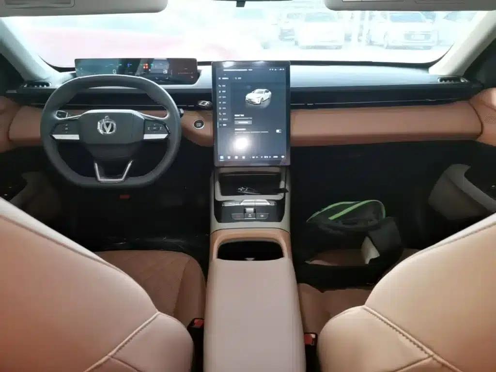 Changan Eado PHEV 2025 Smart Blue Whale 145KM Battleship Edition — миниатюра 10