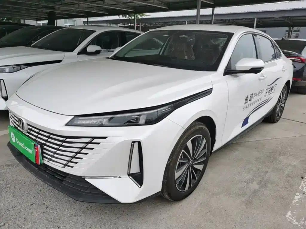 Changan Eado PHEV 2025 Smart Blue Whale 145KM Battleship Edition — миниатюра 2