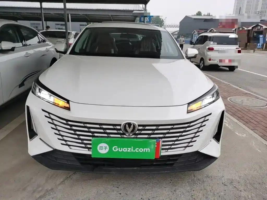 Changan Eado PHEV 2025 Smart Blue Whale 145KM Battleship Edition — миниатюра 3