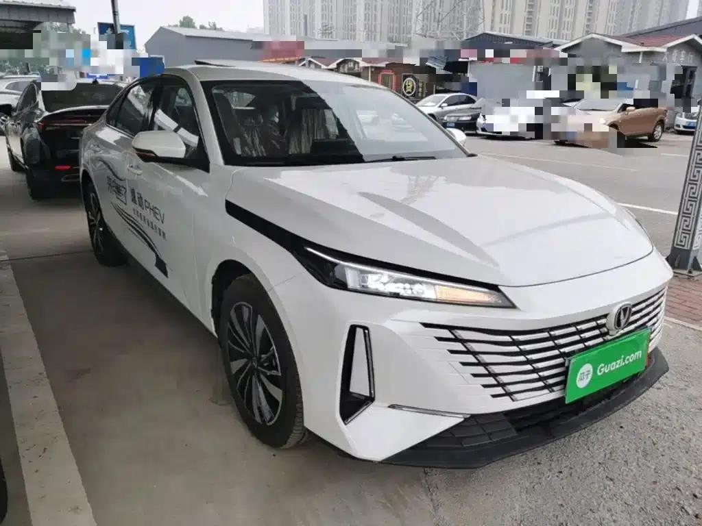 Changan Eado PHEV 2025 Smart Blue Whale 145KM Battleship Edition — миниатюра 4