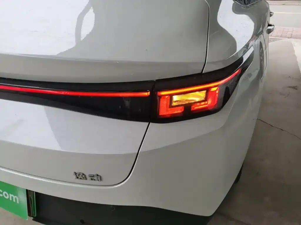 Changan Eado PHEV 2025 Smart Blue Whale 145KM Battleship Edition — миниатюра 8