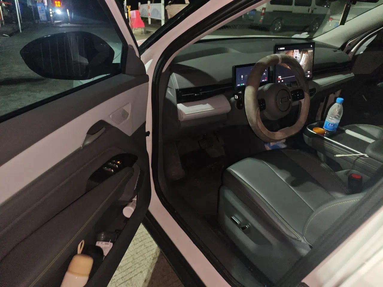 Bestune Yueyi 03 2025 565km Enjoy Edition — миниатюра 16