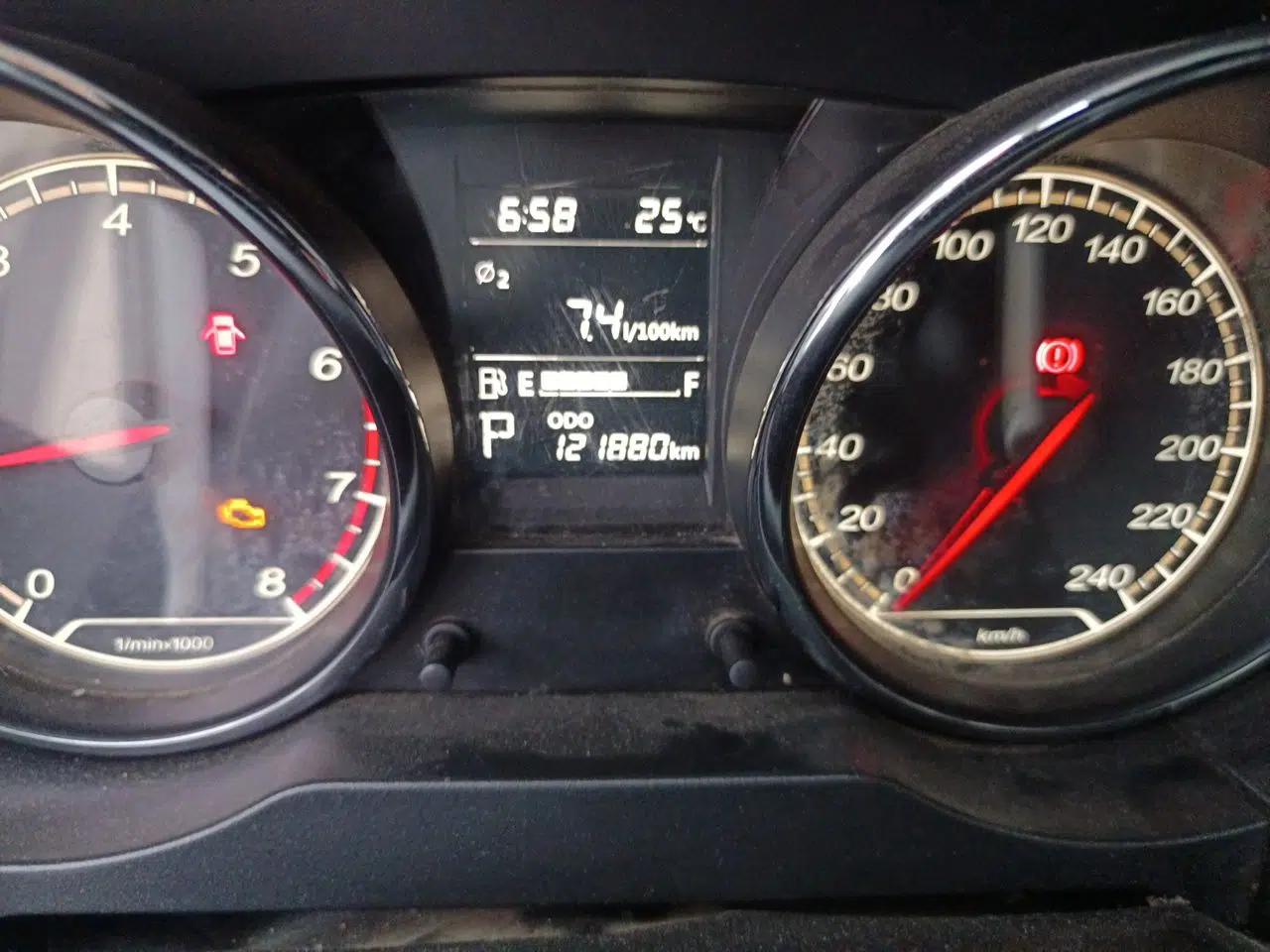 Bestune B30 2016 1.6L Automatic Luxury Model — миниатюра 12