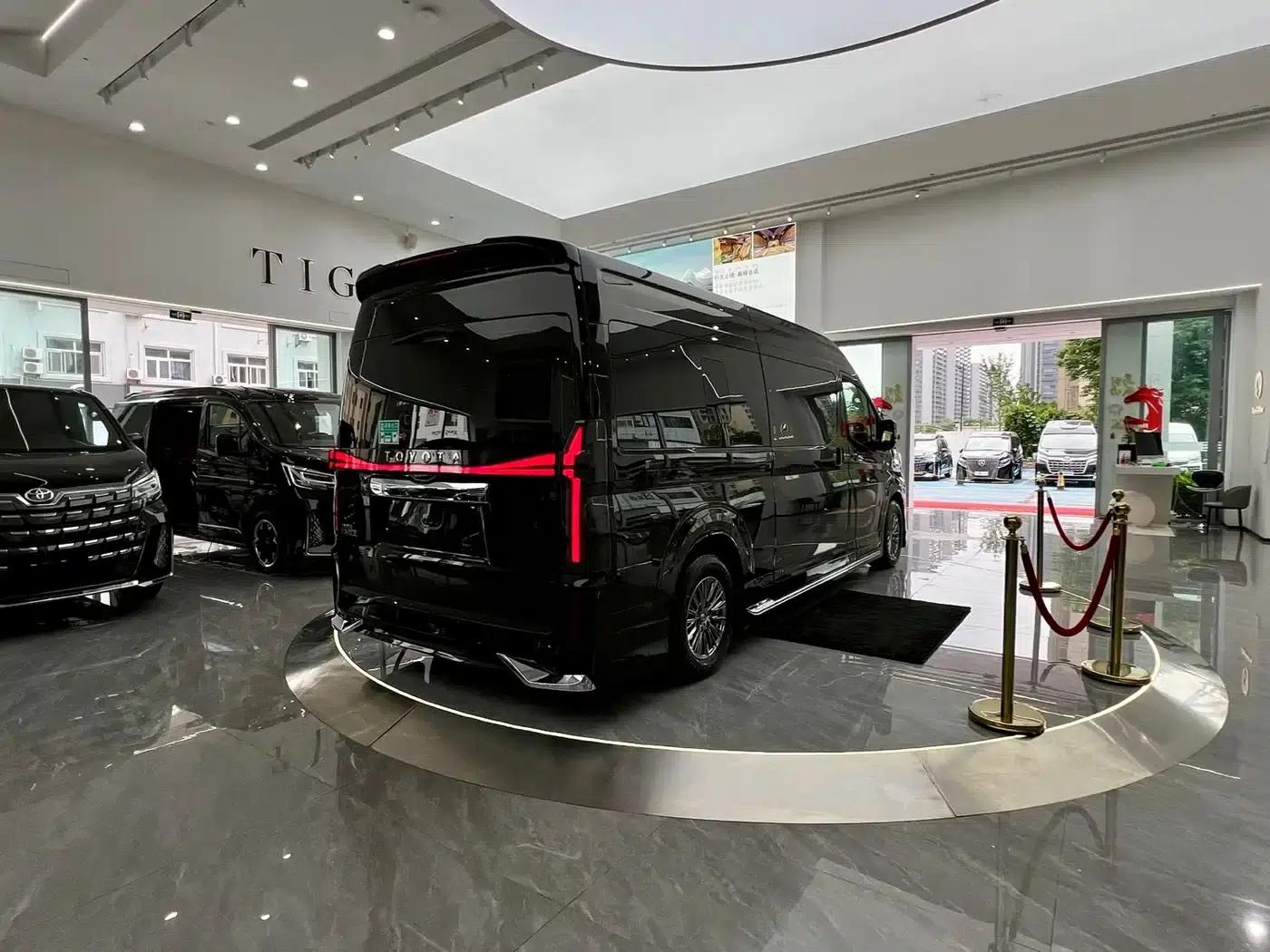 2025 HIACE 3.5L Automatic — миниатюра 29