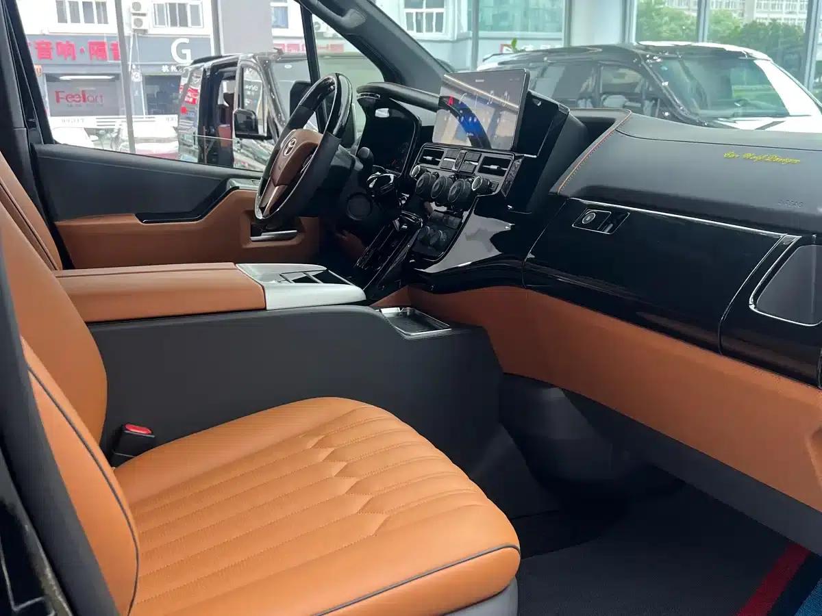 2025 HIACE 3.5L Automatic — миниатюра 7