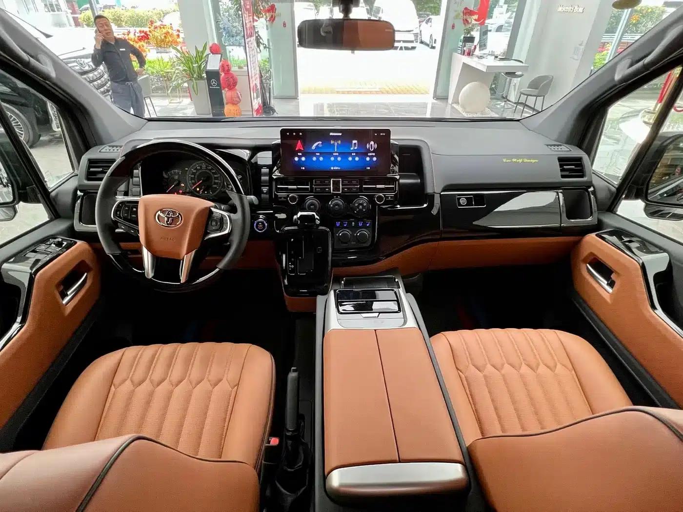 2025 HIACE 3.5L Automatic — миниатюра 8