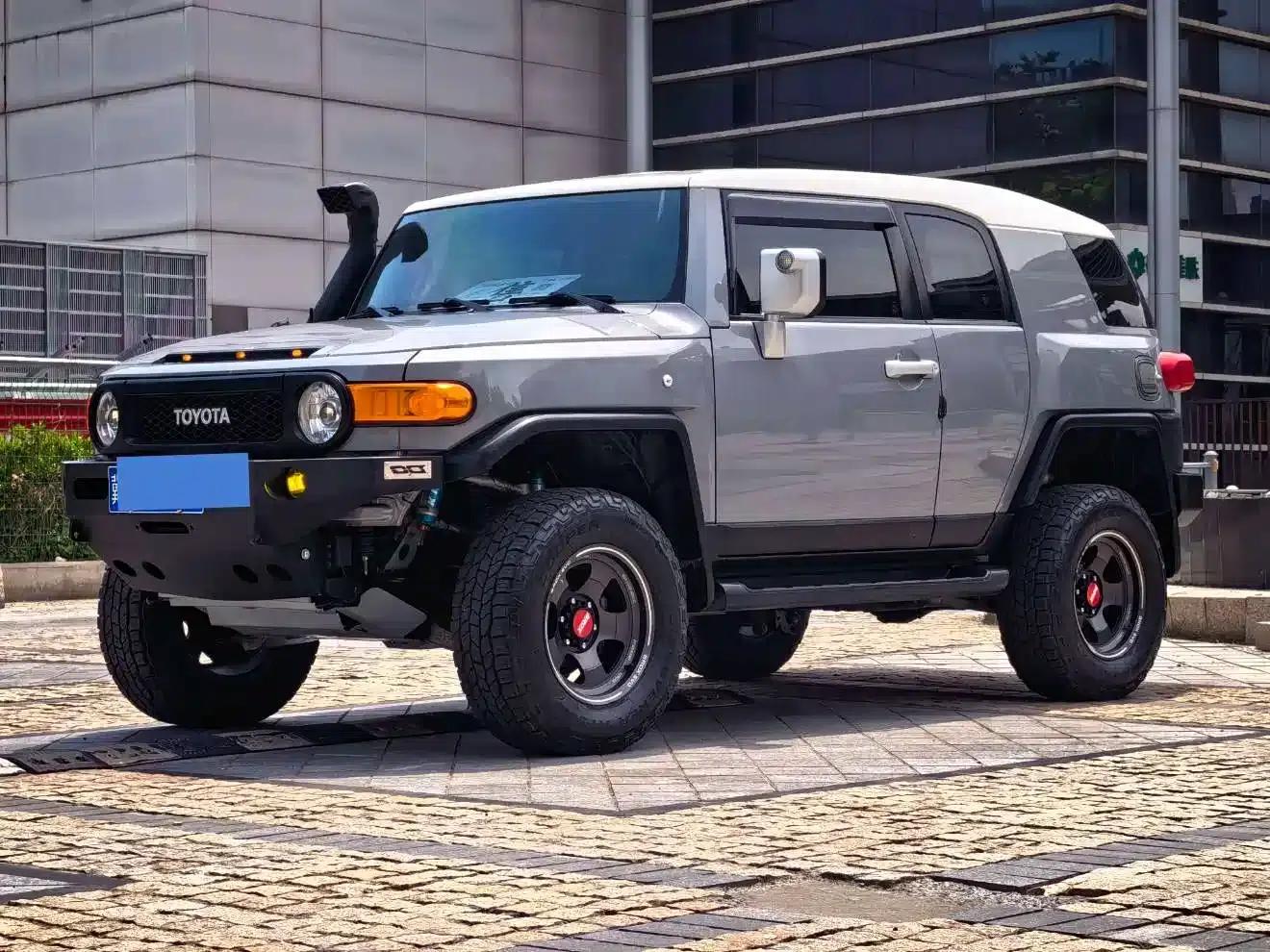 2019 FJ Cruiser 4.0L Extreme Sport Top-of-the-line Edition — миниатюра 1