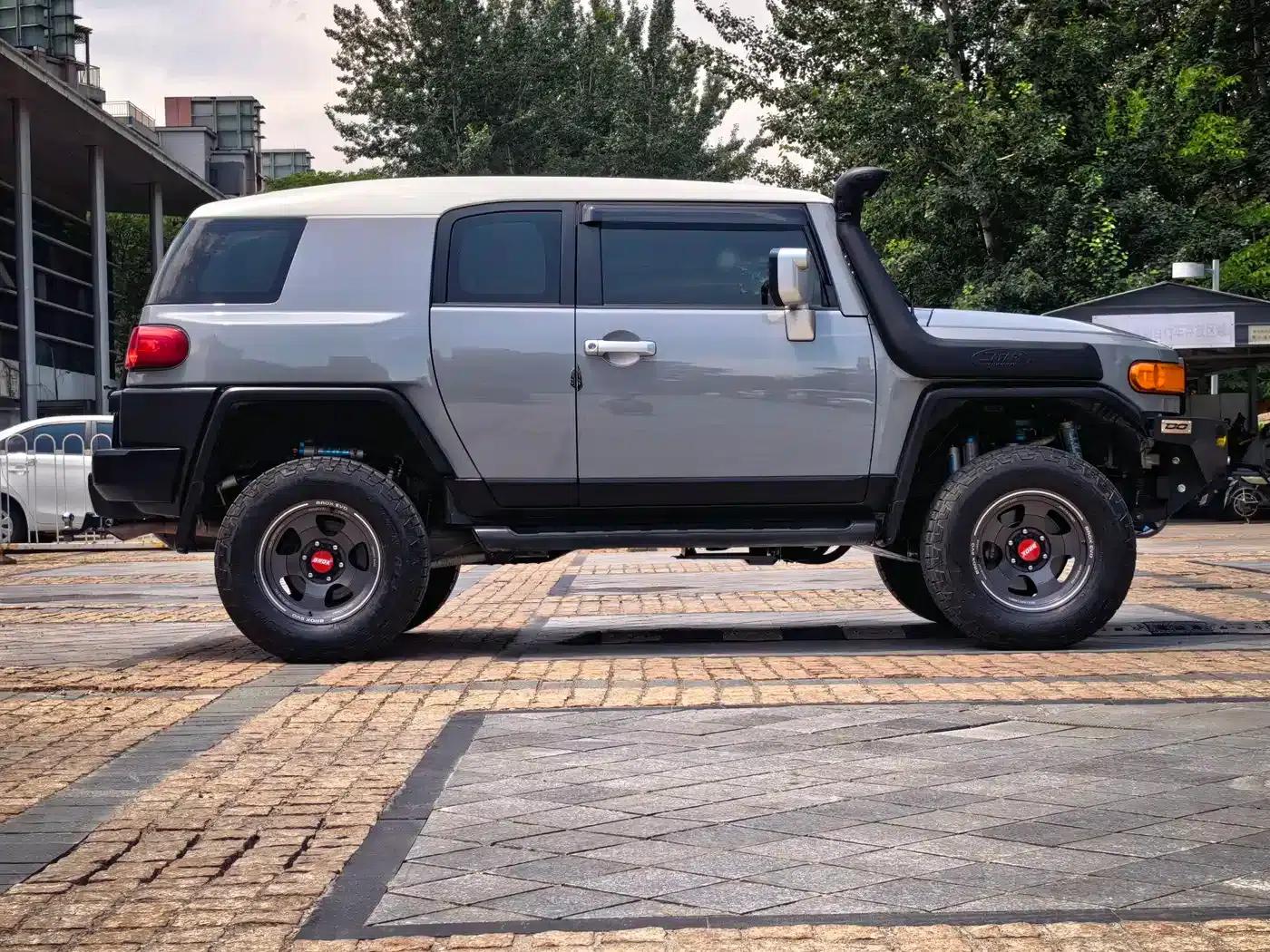 2019 FJ Cruiser 4.0L Extreme Sport Top-of-the-line Edition — миниатюра 7