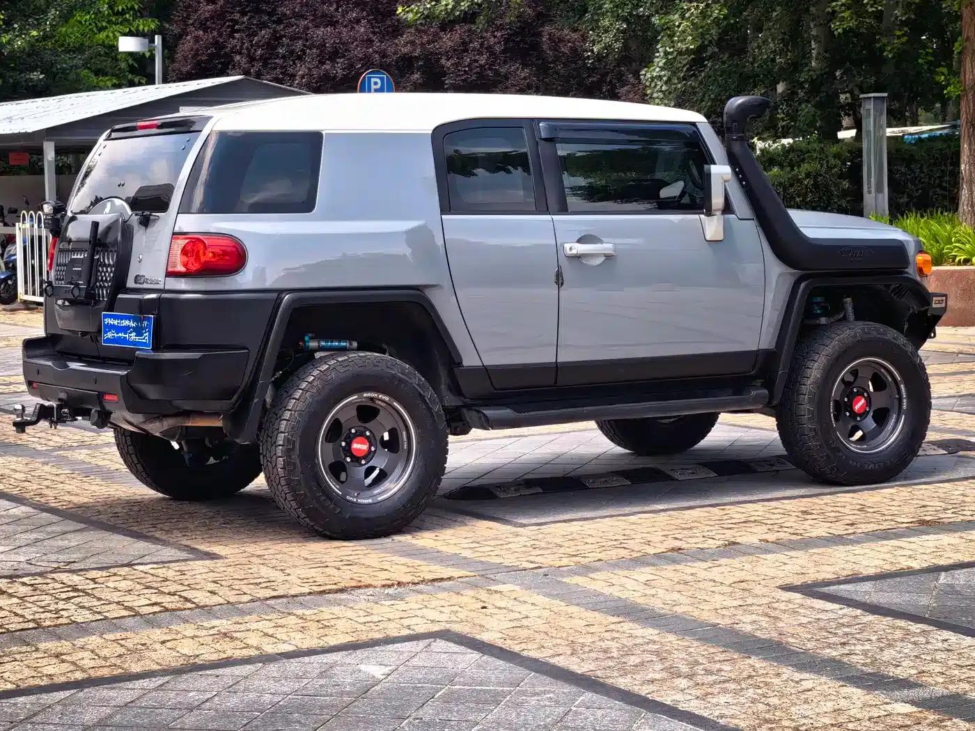 2019 FJ Cruiser 4.0L Extreme Sport Top-of-the-line Edition — миниатюра 8