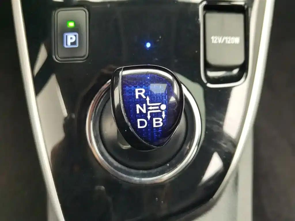 Corolla Hybrid E+ 2020 1.8L E-CVT Comfort Edition — миниатюра 13