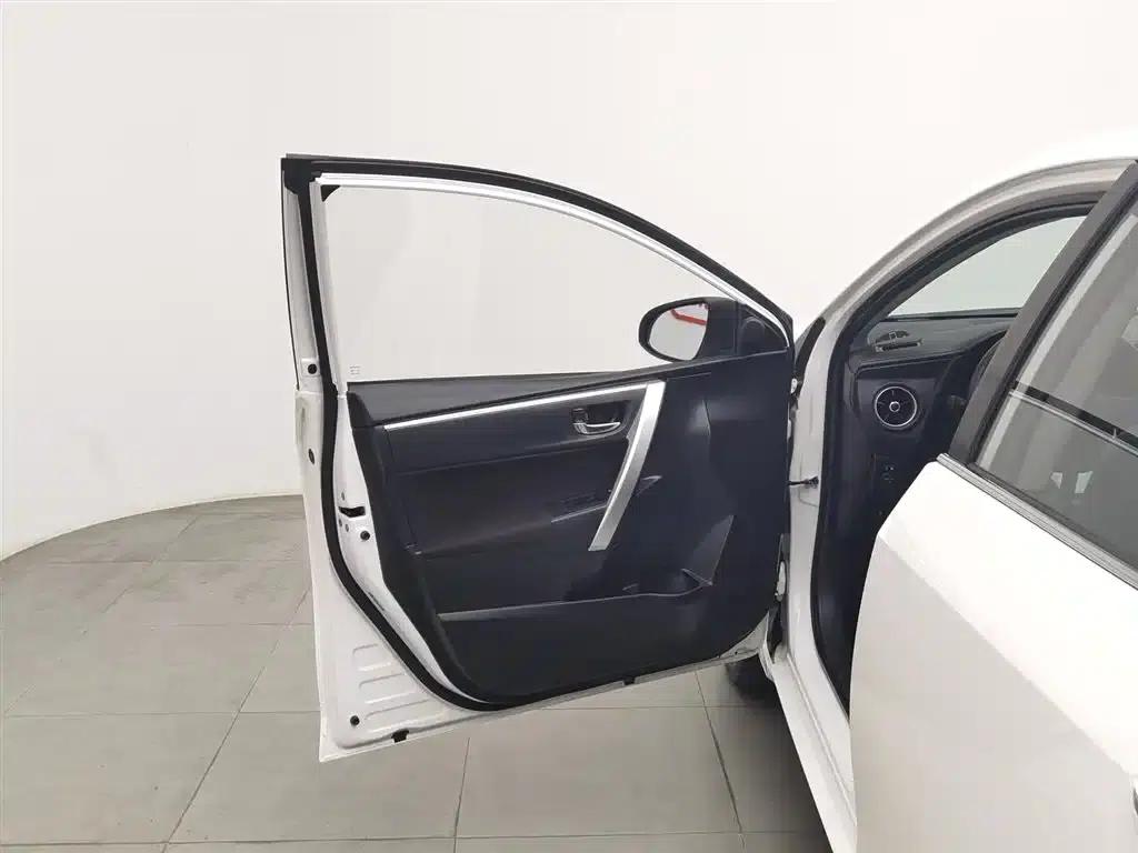 Corolla Hybrid E+ 2020 1.8L E-CVT Comfort Edition — миниатюра 8