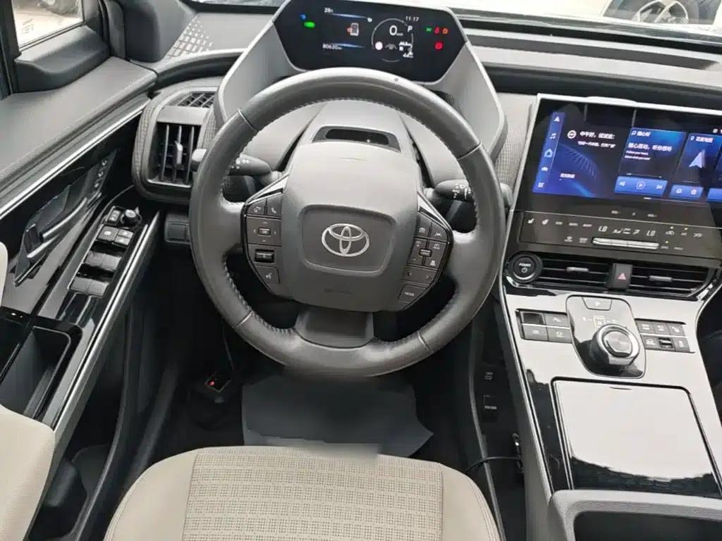 FAW Toyota bZ4X 2022 All-Wheel Drive High-Performance PRO Edition — миниатюра 11